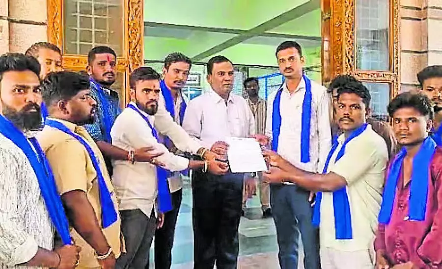 HESCOM और नगर निगम अधिकारियों के ख़िलाफ़ कार्रवाई की मांग HESCOM और नगर निगम अधिकारियों के ख़िलाफ़ कार्रवाई की मांग