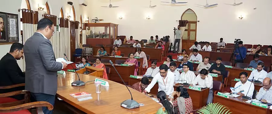Mysuru मेट्रोपॉलिटन कॉर्पोरेशन: ₹ 10.20 करोड़ के बचत बजट को मंज़ूरी Mysuru मेट्रोपॉलिटन कॉर्पोरेशन: ₹ 10.20 करोड़ के बचत बजट को मंज़ूरी