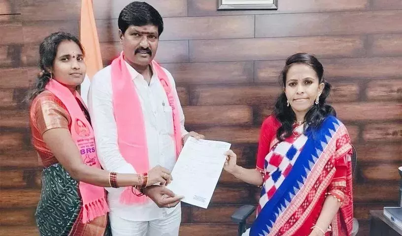 BRS पार्षदों ने सफाई विभाग की सफाई के लिए शिकायत की BRS पार्षदों ने सफाई विभाग की सफाई के लिए शिकायत की