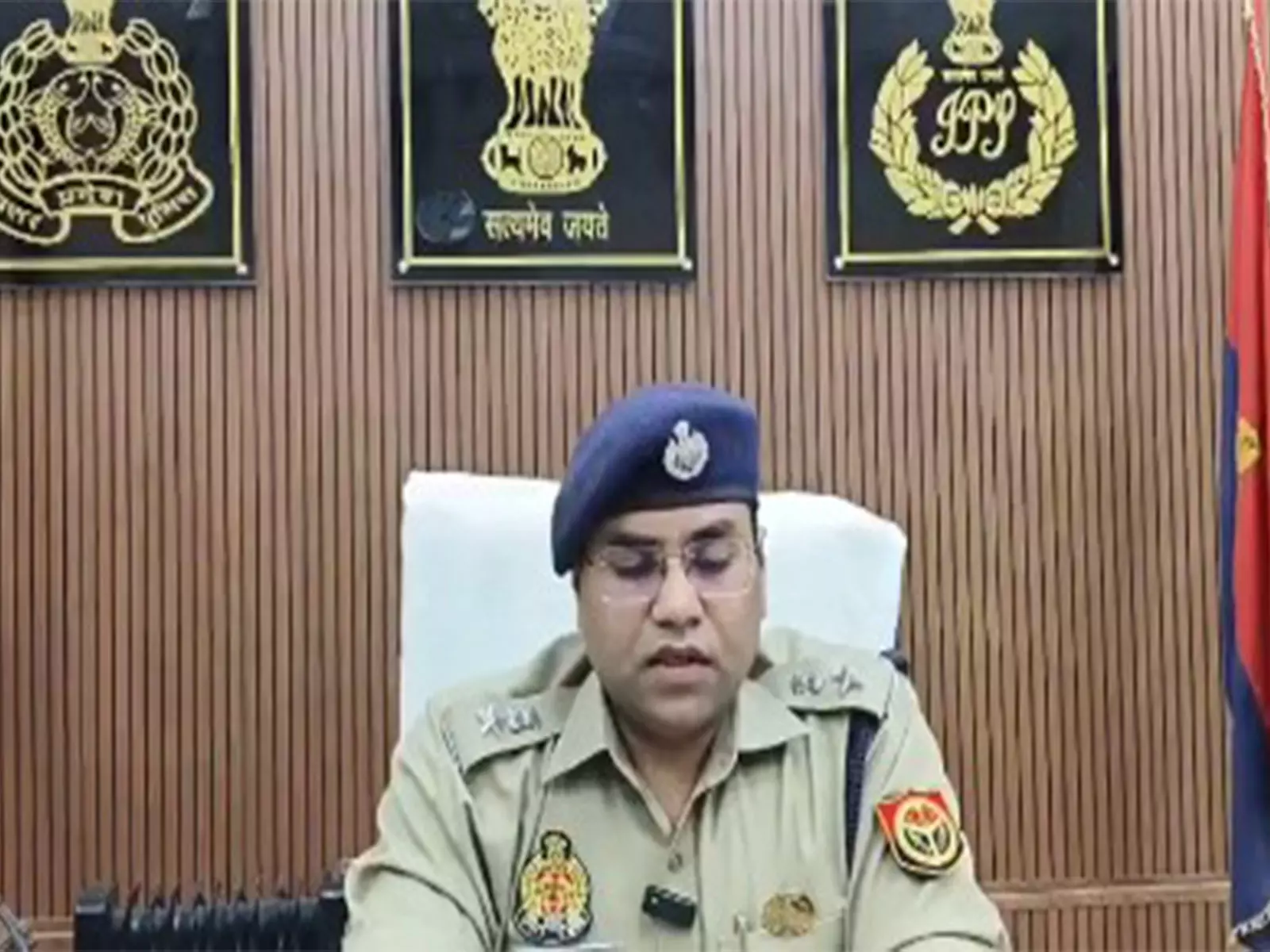 Prayagraj में इमारत गिरने से चार लोगों की मौत, तीन गिरफ्तार Prayagraj में इमारत गिरने से चार लोगों की मौत, तीन गिरफ्तार