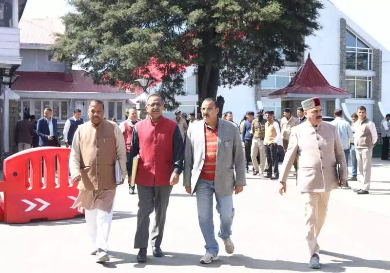 हिमाचल बजट सत्र, BJP और कांग्रेस के बीच आरोप-प्रत्यारोप से RDG पर छिड़ी जंग हिमाचल बजट सत्र, BJP और कांग्रेस के बीच आरोप-प्रत्यारोप से RDG पर छिड़ी जंग
