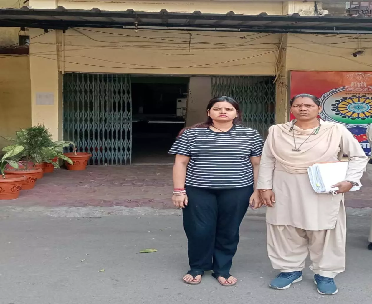 फर्जी MBBS और पोस्ट ऑफिस में नौकरी घोटाले मामले में साक्षी सिंह गिरफ्तार फर्जी MBBS और पोस्ट ऑफिस में नौकरी घोटाले मामले में साक्षी सिंह गिरफ्तार
