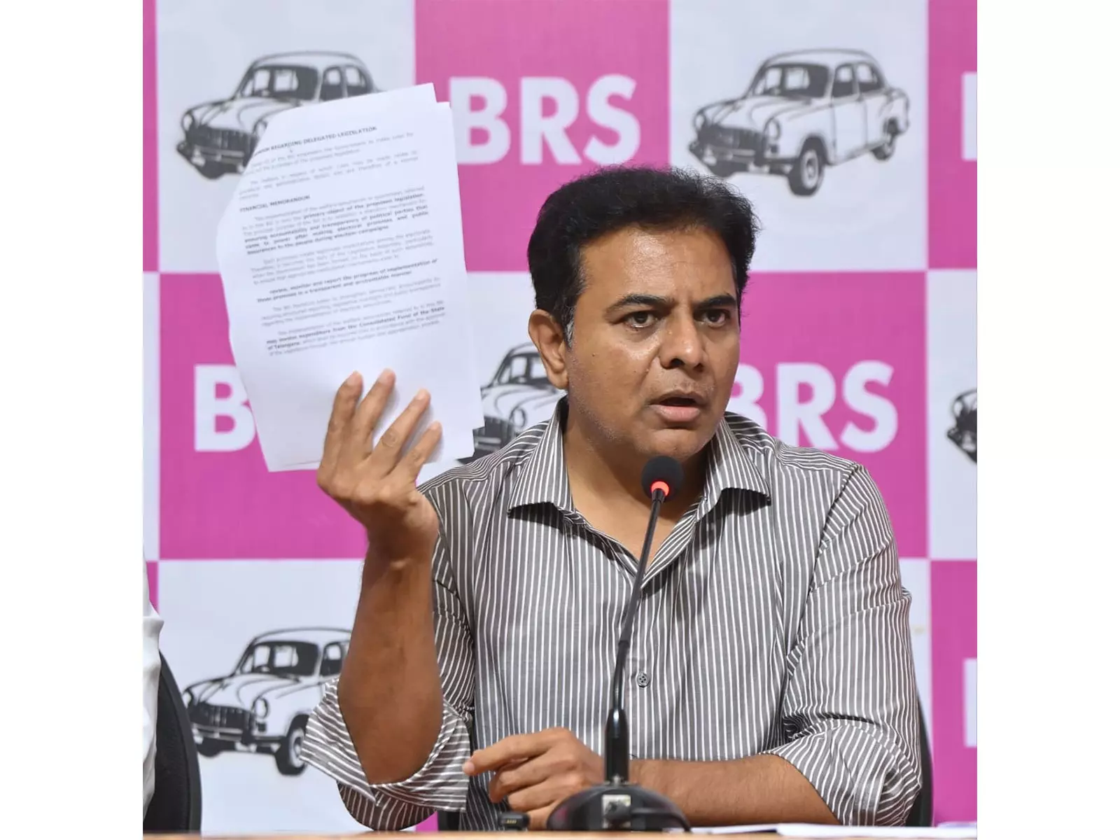 KTR ने मूसी प्रोजेक्ट में प्लानिंग और पब्लिक कंसल्टेशन की कमी को लेकर कांग्रेस सरकार की आलोचना की KTR ने मूसी प्रोजेक्ट में प्लानिंग और पब्लिक कंसल्टेशन की कमी को लेकर कांग्रेस सरकार की आलोचना की