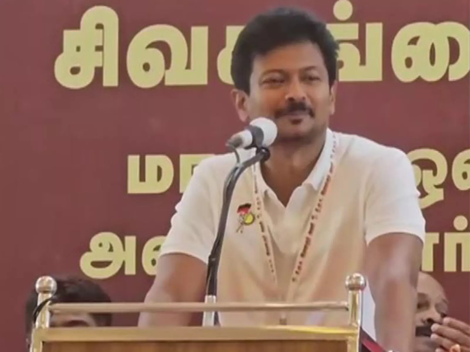Udhayanidhi Stalin ने यूथ विंग मीटिंग में जीत का किया आह्वान Udhayanidhi Stalin ने यूथ विंग मीटिंग में जीत का किया आह्वान