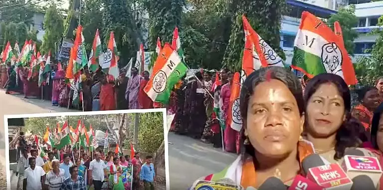 Sandeshkhali: वोट के लिए महिलाओं की रैली, तृणमूल उम्मीदवार बोलीं Sandeshkhali: वोट के लिए महिलाओं की रैली, तृणमूल उम्मीदवार बोलीं