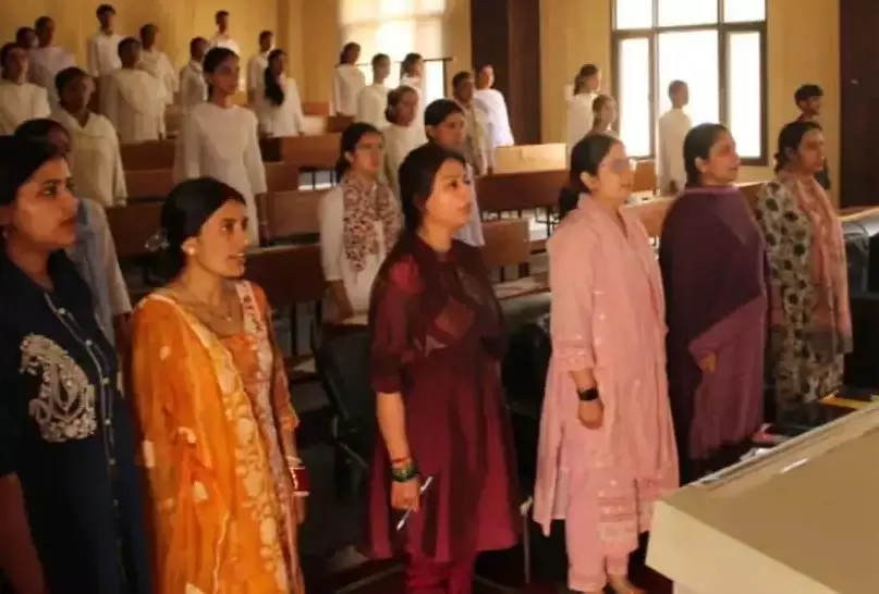 Kathua: वंदे मातरम् आयोजन में महानपुर में उमड़ा उत्साह Kathua: वंदे मातरम् आयोजन में महानपुर में उमड़ा उत्साह