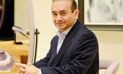 लंदन हाईकोर्ट से भगोड़े कारोबारी नीरव मोदी को बड़ा झटका, भारत प्रत्यर्पण के खिलाफ याचिका खारिज लंदन हाईकोर्ट से भगोड़े कारोबारी नीरव मोदी को बड़ा झटका, भारत प्रत्यर्पण के खिलाफ याचिका खारिज