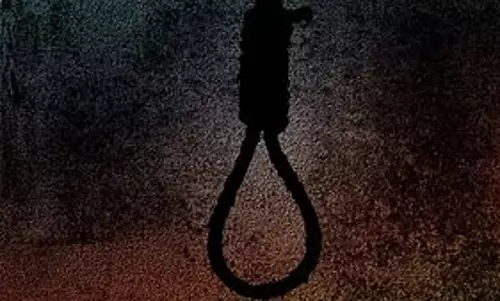 Bhopal : लोन की तंगी से परेशान 26 साल के बाइक टैक्सी ड्राइवर ने खुदकुशी कर ली Bhopal : लोन की तंगी से परेशान 26 साल के बाइक टैक्सी ड्राइवर ने खुदकुशी कर ली
