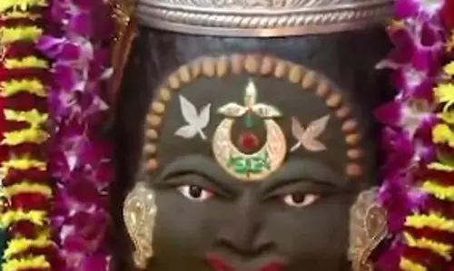 अष्टमी पर बाबा महाकाल का दिव्य दर्शन और भस्म आरती अष्टमी पर बाबा महाकाल का दिव्य दर्शन और भस्म आरती