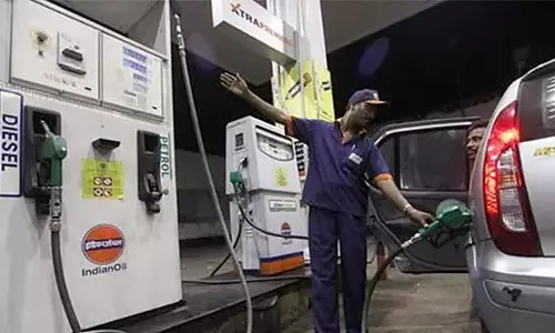 राज्य में Petrol, डीजल की कमी: अफवाहों पर ध्यान न दें, राज्य सरकार की लोगों से अपील राज्य में Petrol, डीजल की कमी: अफवाहों पर ध्यान न दें, राज्य सरकार की लोगों से अपील