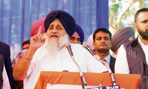 Sukhbir Badal ने अमलोह रैली में आप सरकार पर निशाना साधा Sukhbir Badal ने अमलोह रैली में आप सरकार पर निशाना साधा