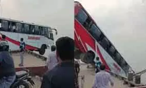Bangladesh: पद्मा नदी में बस गिरने से 23 लोगों की मौत, कई घायल