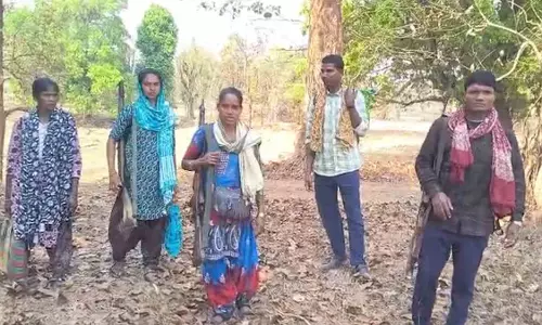 हथियार लैस 5 नक्सली कांकेर में कर रहे सरेंडर