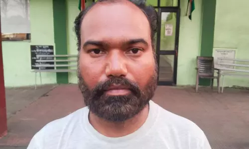 किराया मांगने पर भड़का आरोपी, प्लांट कर्मी पर डंडे से किया जानलेवा हमला किराया मांगने पर भड़का आरोपी, प्लांट कर्मी पर डंडे से किया जानलेवा हमला