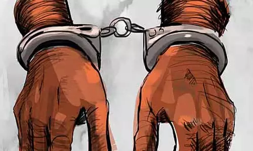 Tirunelveli में मूर्ति तोड़ने के आरोप में 3 लोगों को गुंडा एक्ट के तहत हिरासत में लिया गया Tirunelveli में मूर्ति तोड़ने के आरोप में 3 लोगों को गुंडा एक्ट के तहत हिरासत में लिया गया