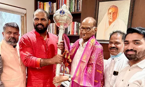 Pune : शरद पवार ने पहलवान हर्षवर्धन सदगीर को आर्थिक मदद दी Pune : शरद पवार ने पहलवान हर्षवर्धन सदगीर को आर्थिक मदद दी