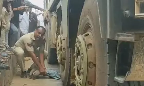 रायपुर : हाईवा की चपेट में आया शख्स, मौत