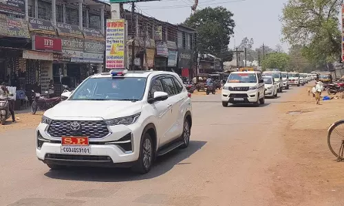रामनवमी शोभायात्रा से पहले धमतरी पुलिस ने निकाली फ्लैग मार्च