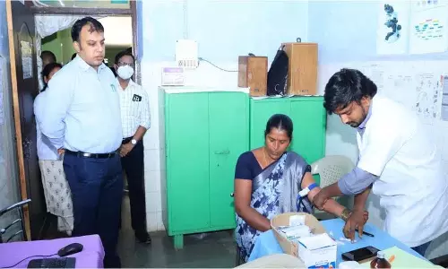 डॉक्टर उपलब्ध रहें और मरीजों की तुरंत सेवा करें: Collector संदीप कुमार झा डॉक्टर उपलब्ध रहें और मरीजों की तुरंत सेवा करें: Collector संदीप कुमार झा