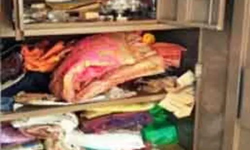 घर बंद, दौलत चली गई! Berhampur में चोरी से स्थानीय लोग हैरान घर बंद, दौलत चली गई! Berhampur में चोरी से स्थानीय लोग हैरान