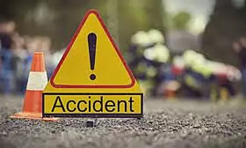 Nashik : अंबाद लिंक रोड पर गड्ढे की वजह से हुई टक्कर में दोपहिया वाहन सवार की मौत Nashik : अंबाद लिंक रोड पर गड्ढे की वजह से हुई टक्कर में दोपहिया वाहन सवार की मौत