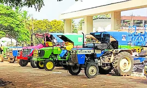 Karnataka ; अधिक वजन वाली मशीनरी और ट्रकों की मांग Karnataka ; अधिक वजन वाली मशीनरी और ट्रकों की मांग