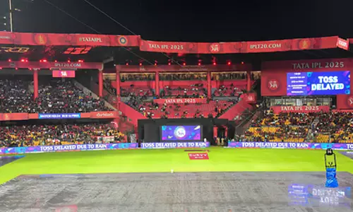 IPL 2026, RCB vs SRH मैच; चिन्नास्वामी स्टेडियम के आसपास इन सड़कों पर पार्किंग मना है IPL 2026, RCB vs SRH मैच; चिन्नास्वामी स्टेडियम के आसपास इन सड़कों पर पार्किंग मना है