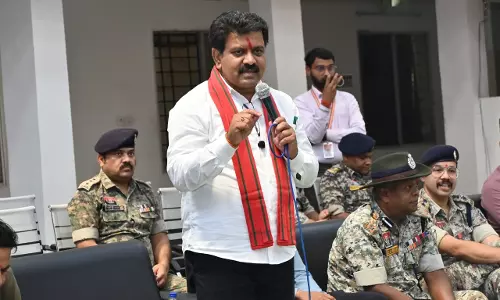 उपमुख्यमंत्री विजय शर्मा ने पुनर्वास केंद्र दंतेवाड़ा में युवाओं से की मुलाकात उपमुख्यमंत्री विजय शर्मा ने पुनर्वास केंद्र दंतेवाड़ा में युवाओं से की मुलाकात