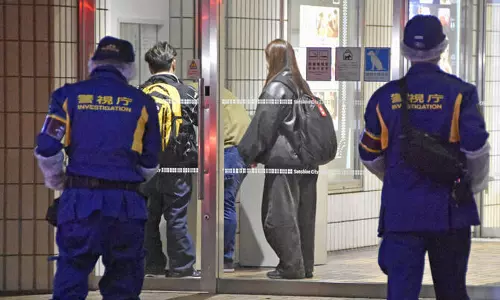Tokyo के पोकेमॉन स्टोर में चाकू हमले में महिला और हमलावर की मौत Tokyo के पोकेमॉन स्टोर में चाकू हमले में महिला और हमलावर की मौत
