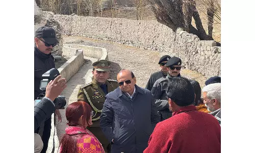 एल-जी विनय कुमार सक्सेना ने लद्दाख में जल संरक्षण और विकास परियोजनाओं का निरीक्षण किया एल-जी विनय कुमार सक्सेना ने लद्दाख में जल संरक्षण और विकास परियोजनाओं का निरीक्षण किया