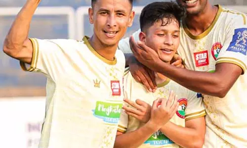 आईएफएल: शिलांग लाजोंग ने गोकुलम को 2-0 से हराया, टॉप-3 में बनाई जगह आईएफएल: शिलांग लाजोंग ने गोकुलम को 2-0 से हराया, टॉप-3 में बनाई जगह