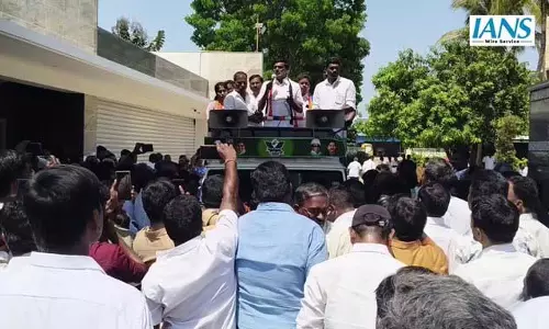 पूर्व मंत्री के.सी. वीरमणि ने जोलारपेट विधानसभा सीट से AIADMK-NDA का चुनाव अभियान शुरू किया पूर्व मंत्री के.सी. वीरमणि ने जोलारपेट विधानसभा सीट से AIADMK-NDA का चुनाव अभियान शुरू किया