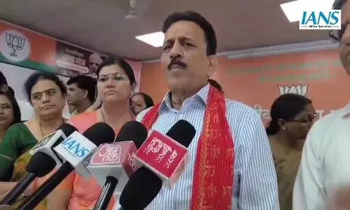 एलपीजी, पेट्रोल और डीजल की कोई कमी नहीं, अफवाहों से हो रही अव्यवस्था एलपीजी, पेट्रोल और डीजल की कोई कमी नहीं, अफवाहों से हो रही अव्यवस्था