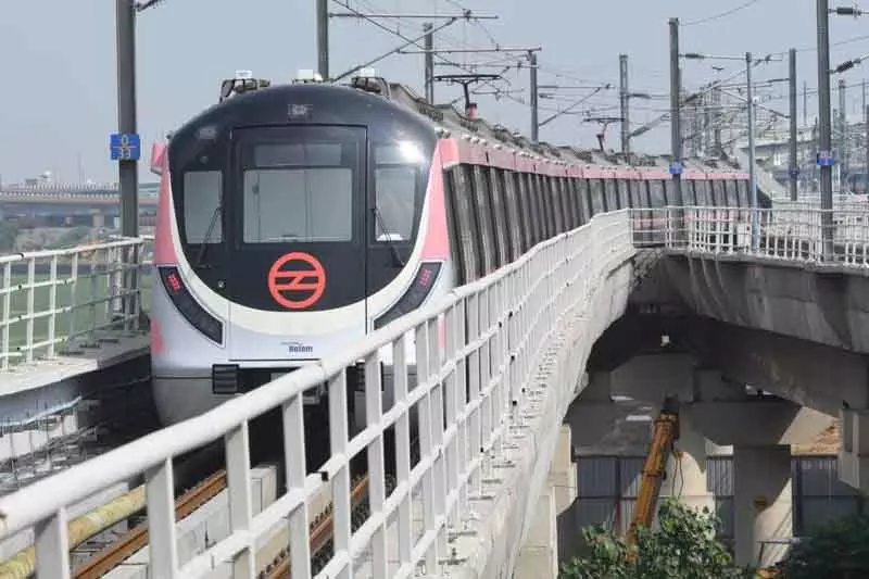 Delhi मेट्रो और NSD ने थिएटर को ट्रैक पर लाने के लिए हाथ मिलाया Delhi मेट्रो और NSD ने थिएटर को ट्रैक पर लाने के लिए हाथ मिलाया