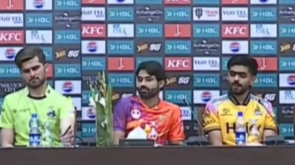 शाहीन शाह अफरीदी ने पाकिस्तान क्रिकेट पर सवाल टाला, पत्रकार को Pakistan Super League पर ही रहने को कहा.. शाहीन शाह अफरीदी ने पाकिस्तान क्रिकेट पर सवाल टाला, पत्रकार को Pakistan Super League पर ही रहने को कहा..