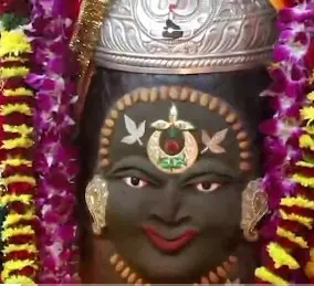 अष्टमी पर बाबा महाकाल का दिव्य दर्शन और भस्म आरती अष्टमी पर बाबा महाकाल का दिव्य दर्शन और भस्म आरती