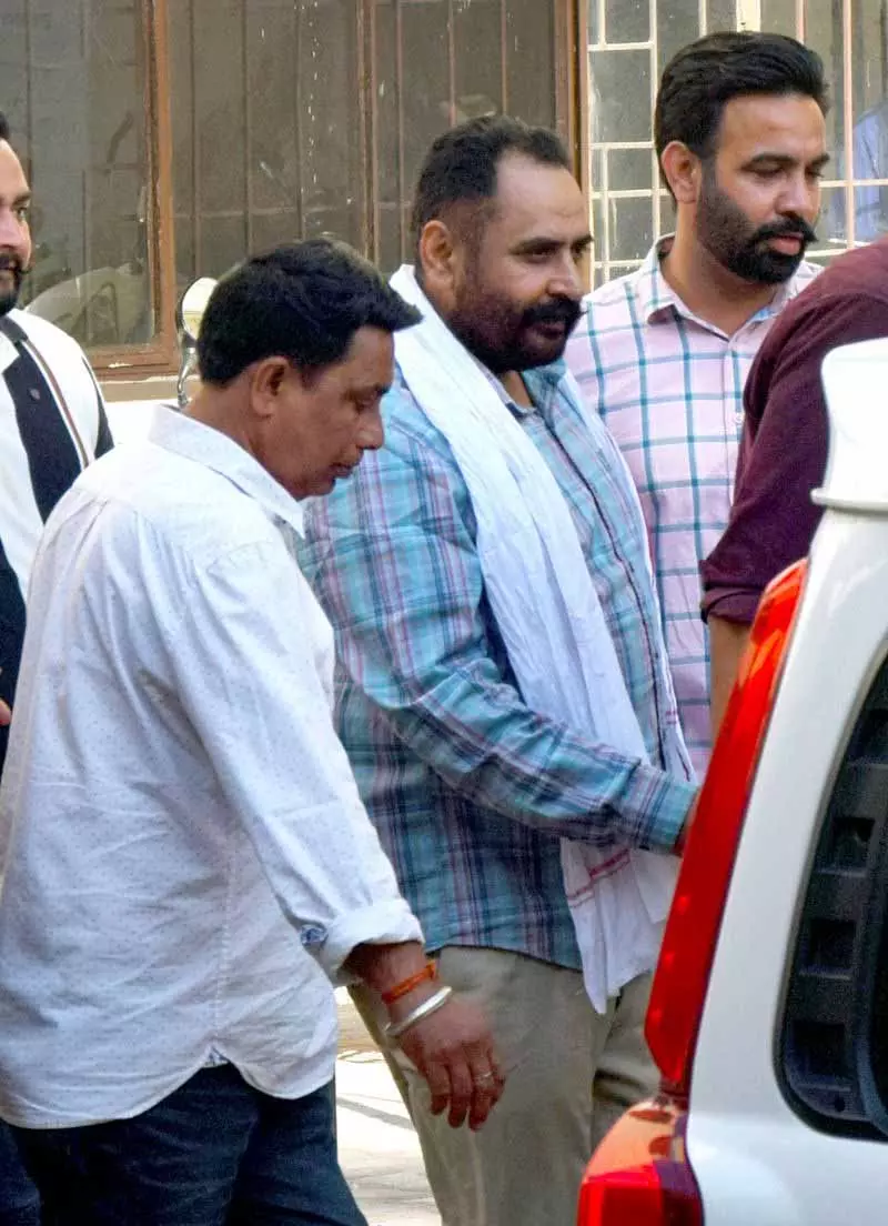 6 महीने से फरार AAP MLA पठानमाजरा ग्वालियर से गिरफ्तार 6 महीने से फरार AAP MLA पठानमाजरा ग्वालियर से गिरफ्तार