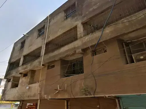 रायपुर के लक्ष्मी कमर्शियल और एसआरएस ट्रेडर्स में छापेमारी जारी रायपुर के लक्ष्मी कमर्शियल और एसआरएस ट्रेडर्स में छापेमारी जारी