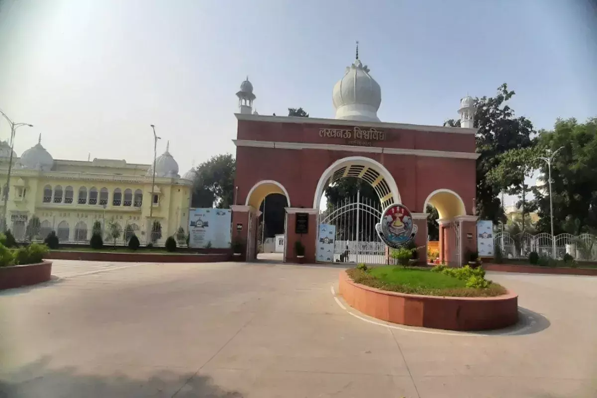 Lucknow: पीएचडी कोर्स में भी जुड़ा आर्टिफिशियल इंटेलिजेंस Lucknow: पीएचडी कोर्स में भी जुड़ा आर्टिफिशियल इंटेलिजेंस