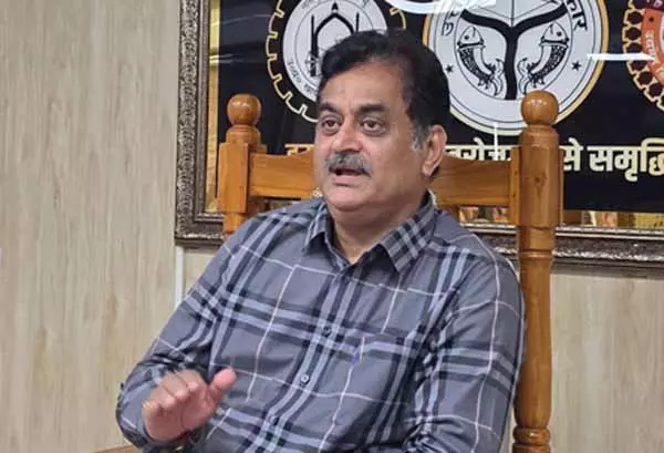 आर्थिक संकेतक बताते हैं कि यूपी देश में आगे है, सरकारी योजनाएं फल दे रही हैं: CEO आर्थिक संकेतक बताते हैं कि यूपी देश में आगे है, सरकारी योजनाएं फल दे रही हैं: CEO