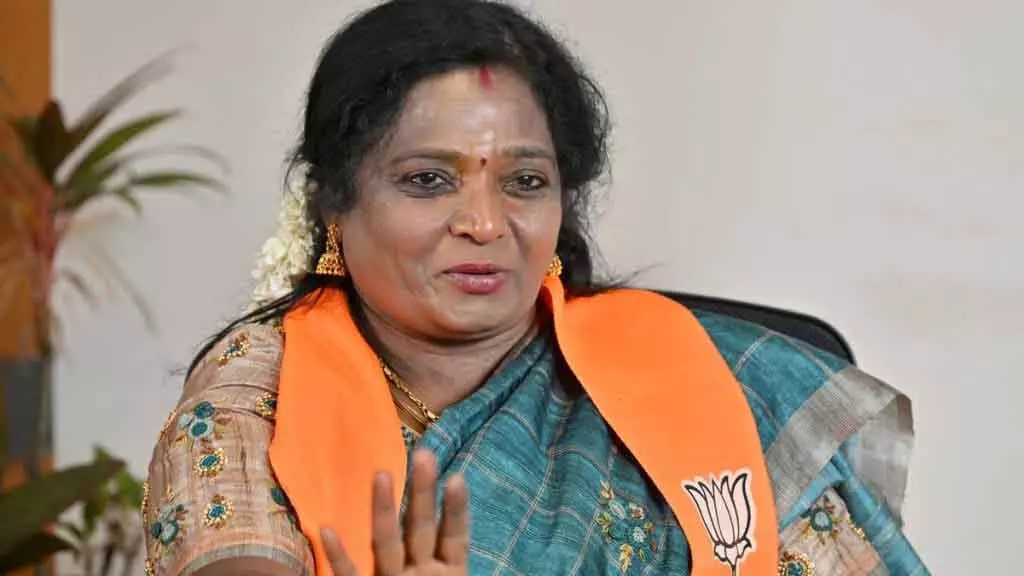 Tamilisai said ईपीएस जल्द ही मुख्यमंत्री पद की शपथ लेंगे Tamilisai said ईपीएस जल्द ही मुख्यमंत्री पद की शपथ लेंगे