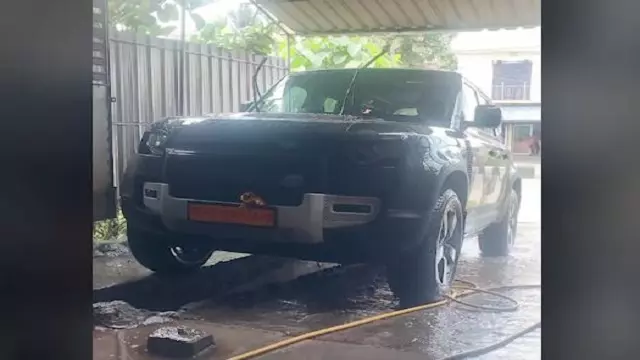 Bhubaneswar: लुटेरों ने टेस्ट ड्राइव के बहाने 1.5 करोड़ रुपये की डिफेंडर गाड़ी लूट ली Bhubaneswar: लुटेरों ने टेस्ट ड्राइव के बहाने 1.5 करोड़ रुपये की डिफेंडर गाड़ी लूट ली