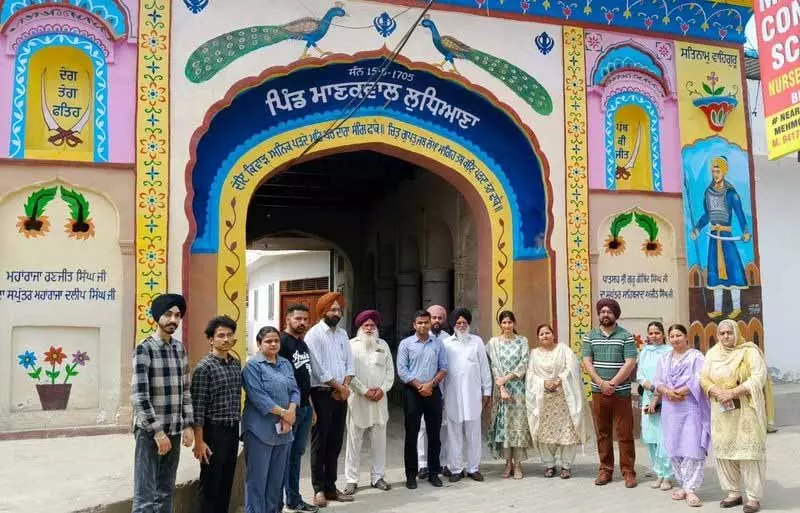 Ludhiana प्रशासन ने 11 ग्रामीण महिलाओं को सम्मानित किया Ludhiana प्रशासन ने 11 ग्रामीण महिलाओं को सम्मानित किया
