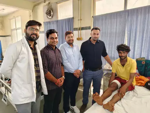 युवक का पैर कटने से सिम्स के डॉक्टरों ने बचाया, जांघ से गोली निकाला युवक का पैर कटने से सिम्स के डॉक्टरों ने बचाया, जांघ से गोली निकाला