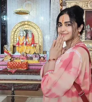 एक्ट्रेस अदा शर्मा ने रायपुर में रामनवमी मनाई, VIP रोड के राम मंदिर में पूजा की एक्ट्रेस अदा शर्मा ने रायपुर में रामनवमी मनाई, VIP रोड के राम मंदिर में पूजा की