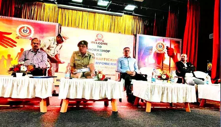 Range-Level Workshop में ह्यूमन ट्रैफिकिंग से निपटने के लिए महिला सशक्तिकरण पर ज़ोर दिया गया Range-Level Workshop में ह्यूमन ट्रैफिकिंग से निपटने के लिए महिला सशक्तिकरण पर ज़ोर दिया गया