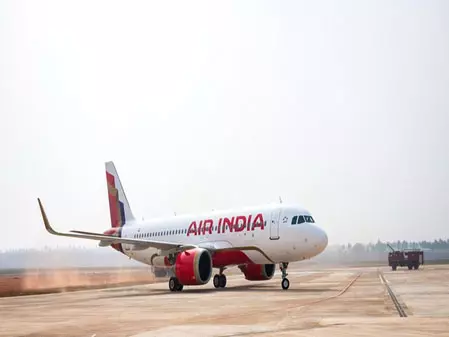 एयर इंडिया की दिल्ली-लंदन फ्लाइट तकनीकी खराबी के चलते बीच रास्ते से वापस लौटी, सभी यात्री सुरक्षित एयर इंडिया की दिल्ली-लंदन फ्लाइट तकनीकी खराबी के चलते बीच रास्ते से वापस लौटी, सभी यात्री सुरक्षित