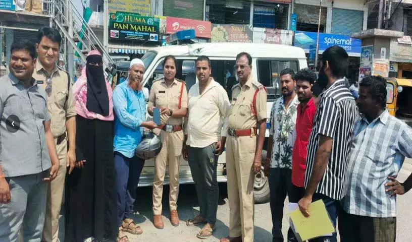 Nalgonda Two Town पुलिस की तेज़ कार्रवाई के लिए तारीफ़ हुई Nalgonda Two Town पुलिस की तेज़ कार्रवाई के लिए तारीफ़ हुई