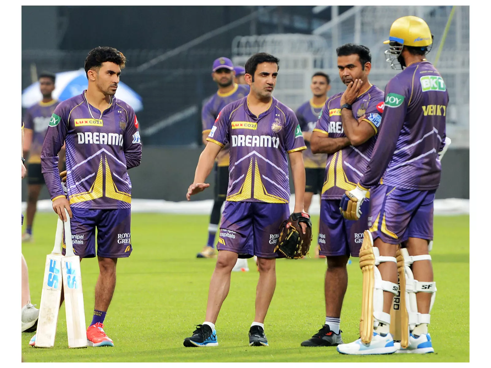 फाफ डु प्लेसिस ने Gautam Gambhir के बारे में अपनी राय शेयर की फाफ डु प्लेसिस ने Gautam Gambhir के बारे में अपनी राय शेयर की