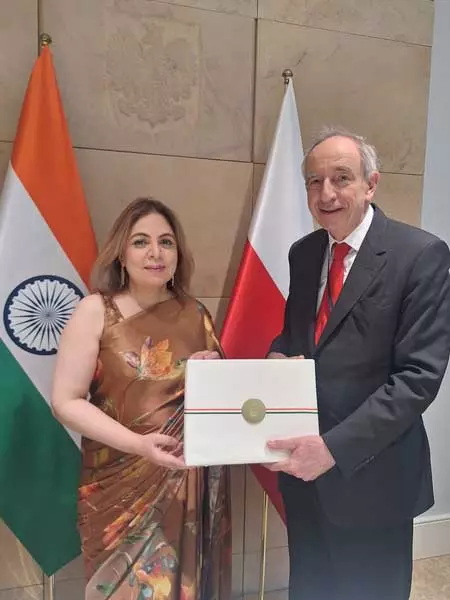 भारत और पोलैंड ने राजनीतिक और आर्थिक सहयोग गहरा करने पर की चर्चा भारत और पोलैंड ने राजनीतिक और आर्थिक सहयोग गहरा करने पर की चर्चा